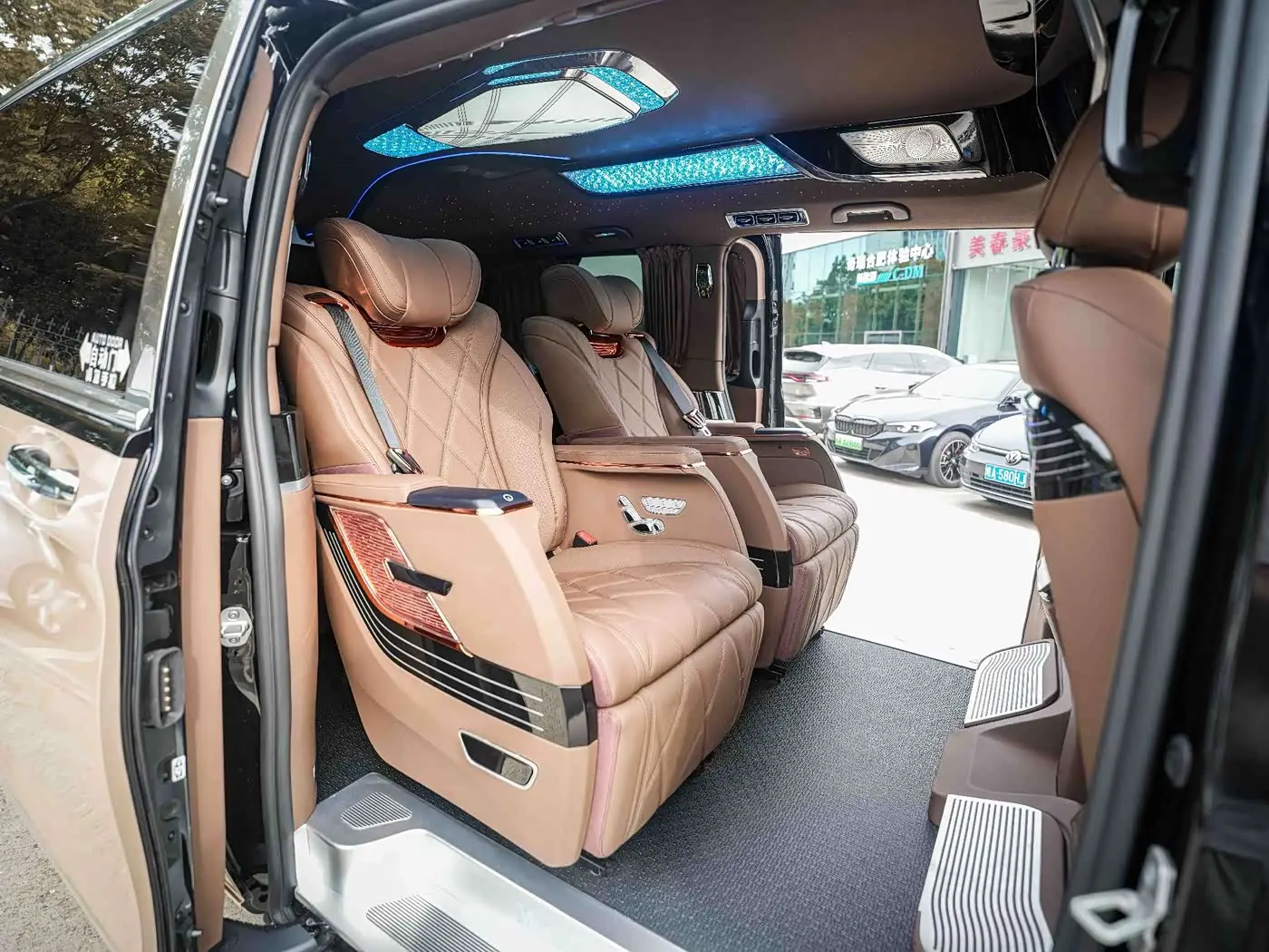Mercedes-Benz Vito 2026 — Photo 7/15