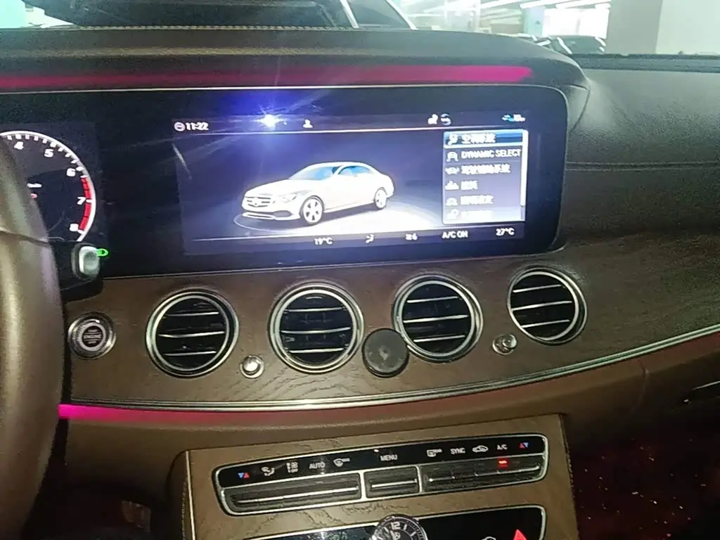 Mercedes-Benz E-Class 2020 — Photo 13/20