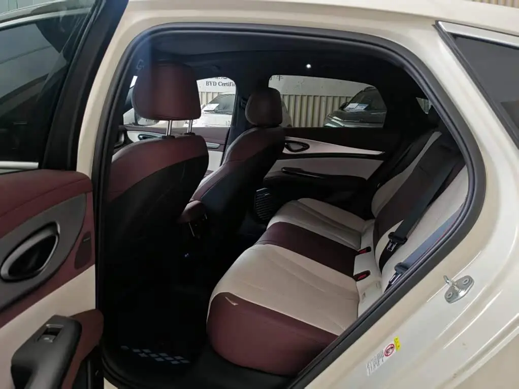 BYD Seal 07 DM-i 2025 — ფოტო 11/15