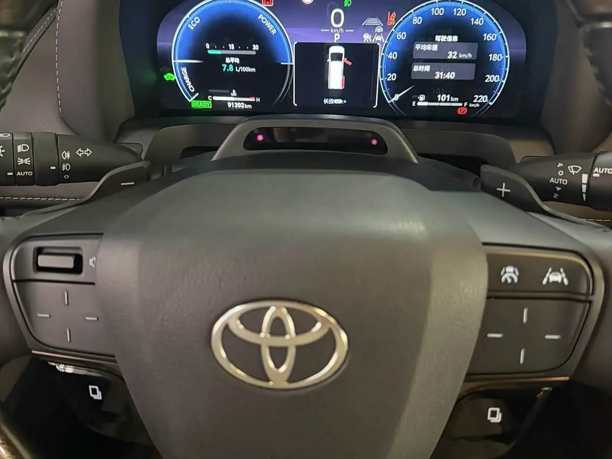 Toyota Alphard 2023 — ფოტო 4/18