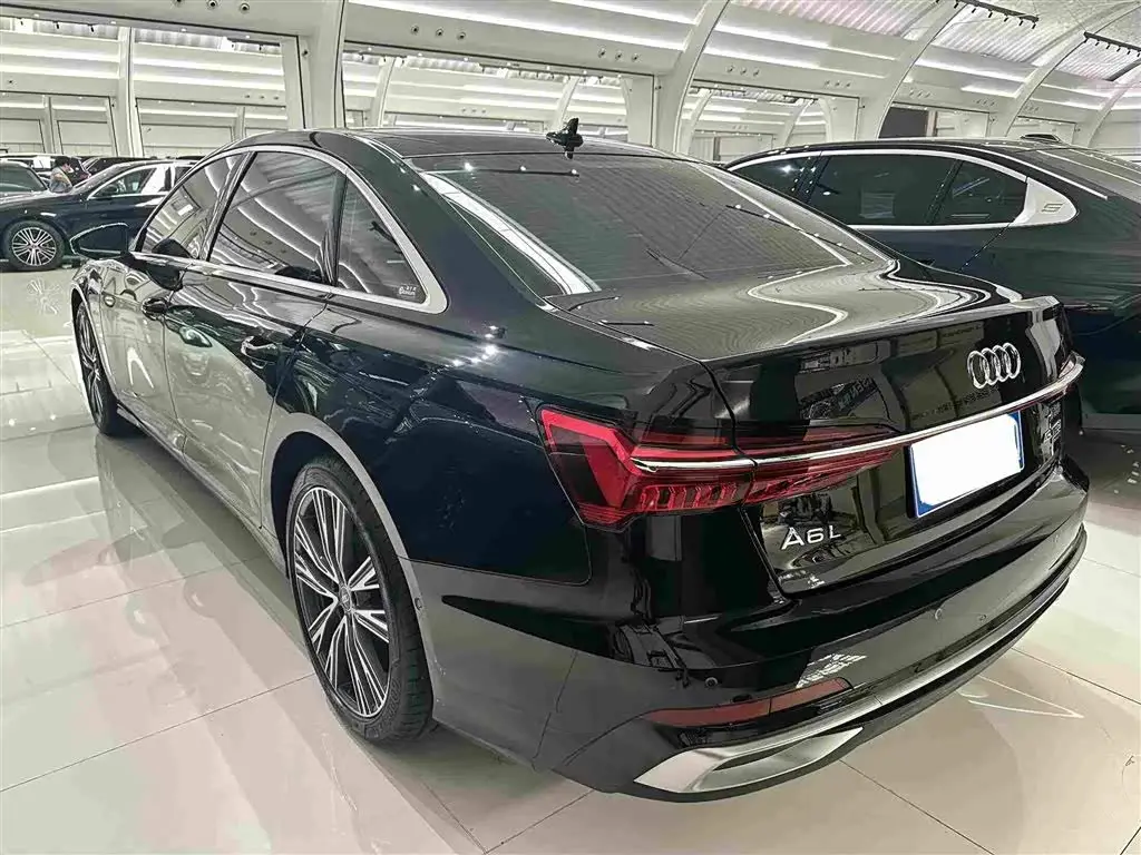 Audi A6L 2024 — Фото 18/20