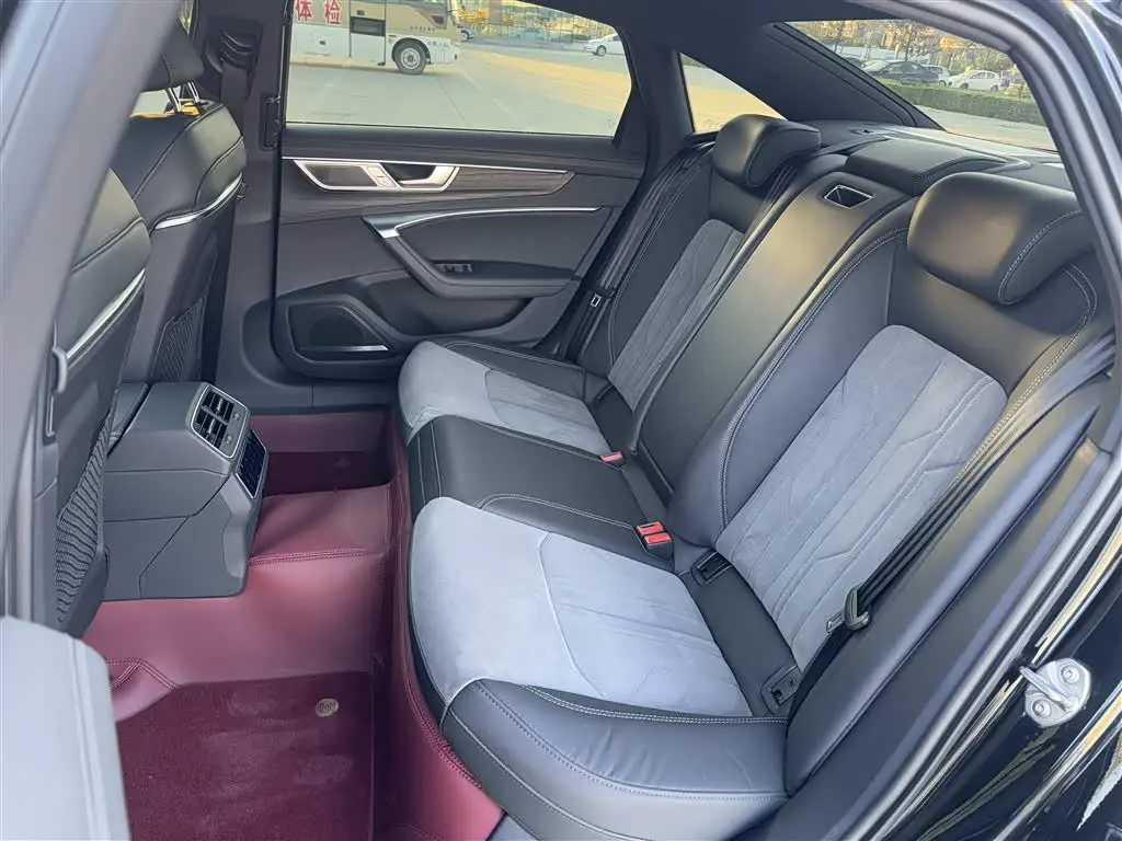 Audi A6L 2024 — Photo 11/20