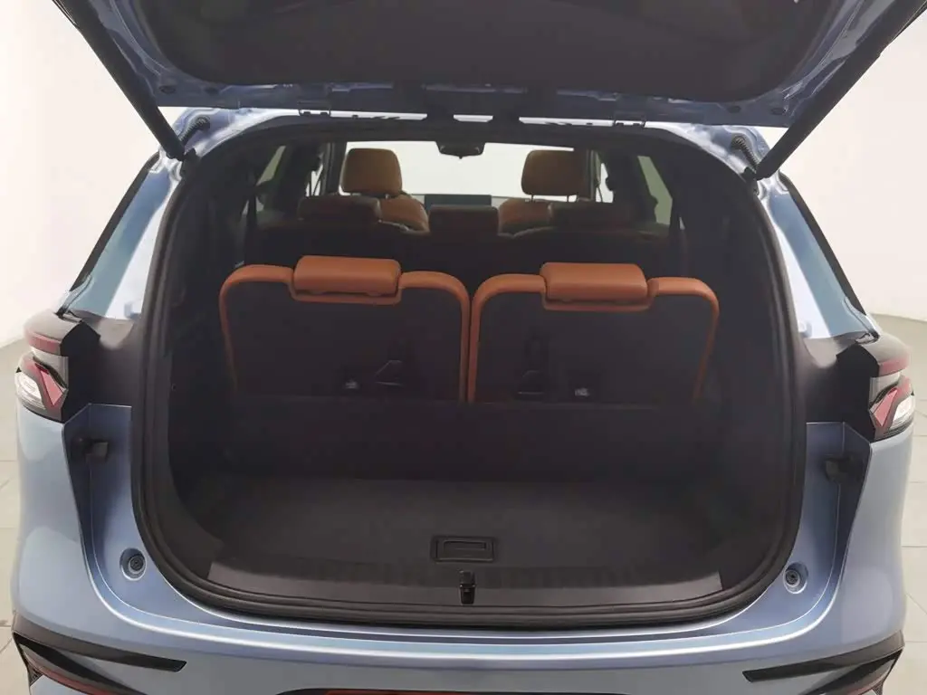 BYD Tang New Energy 2023 — Photo 16/20