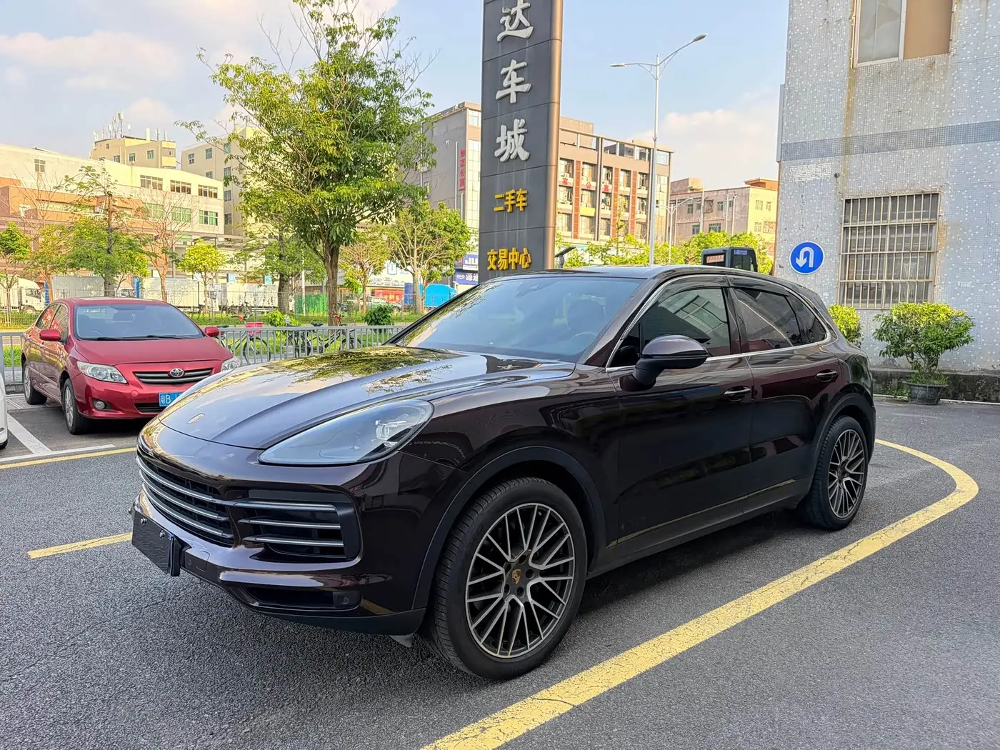 Porsche Cayenne 2018 — Фото 1/13