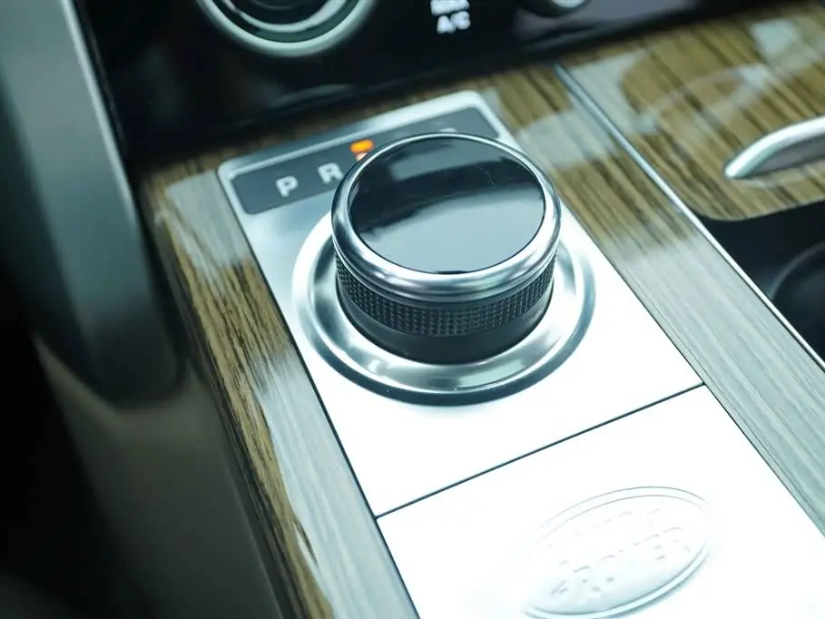 Land Rover Range Rover 2020 — Photo 8/20