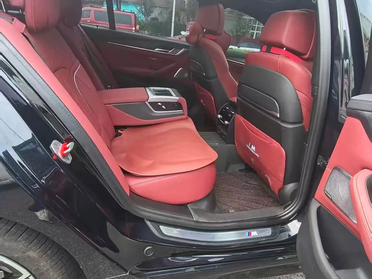 BMW 5 Series 2021 — Photo 14/14