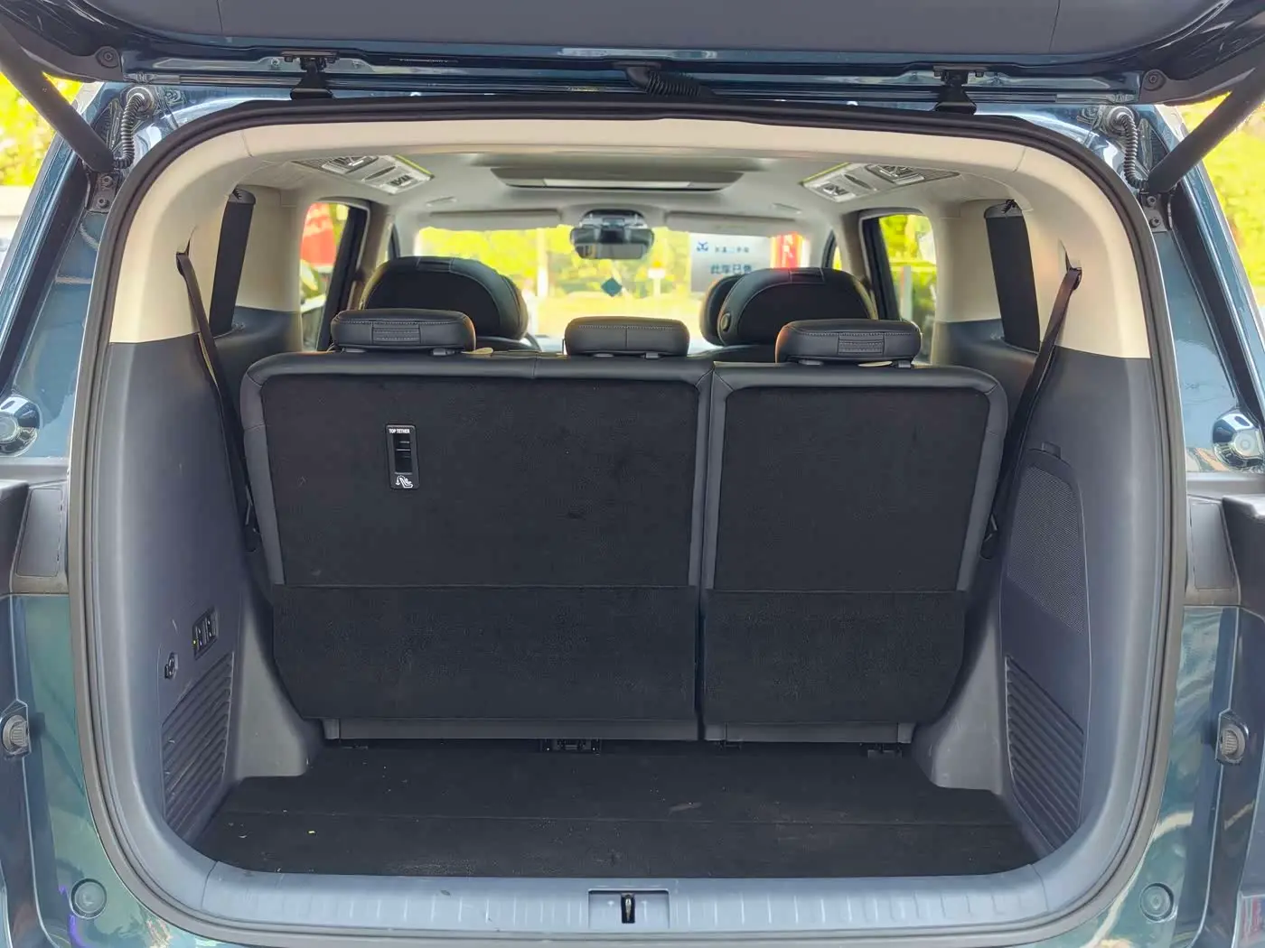 Voyah Auto Voyah Dreamer 2025 — Photo 12/20