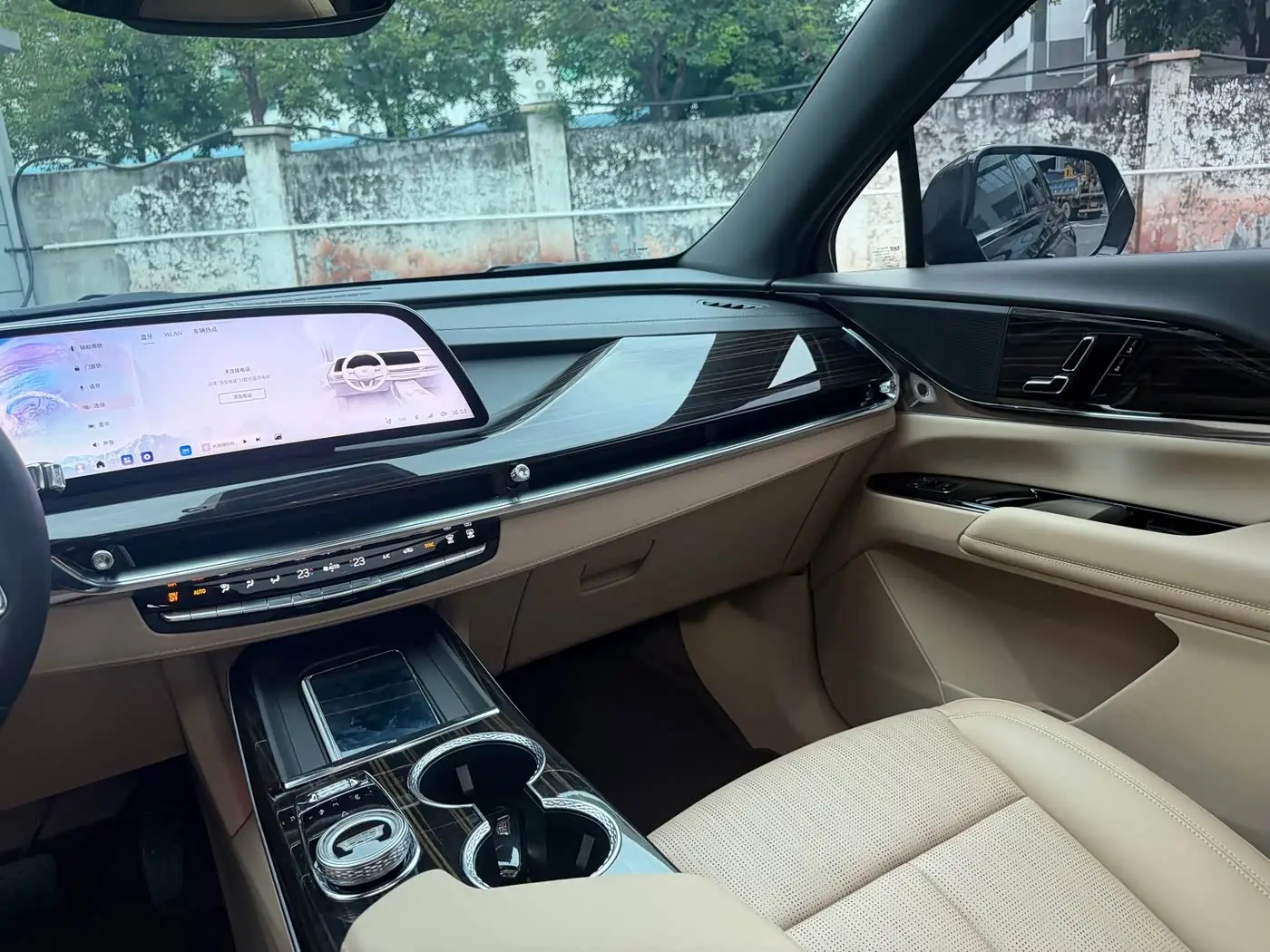 Cadillac XT5 2024 — Photo 8/14