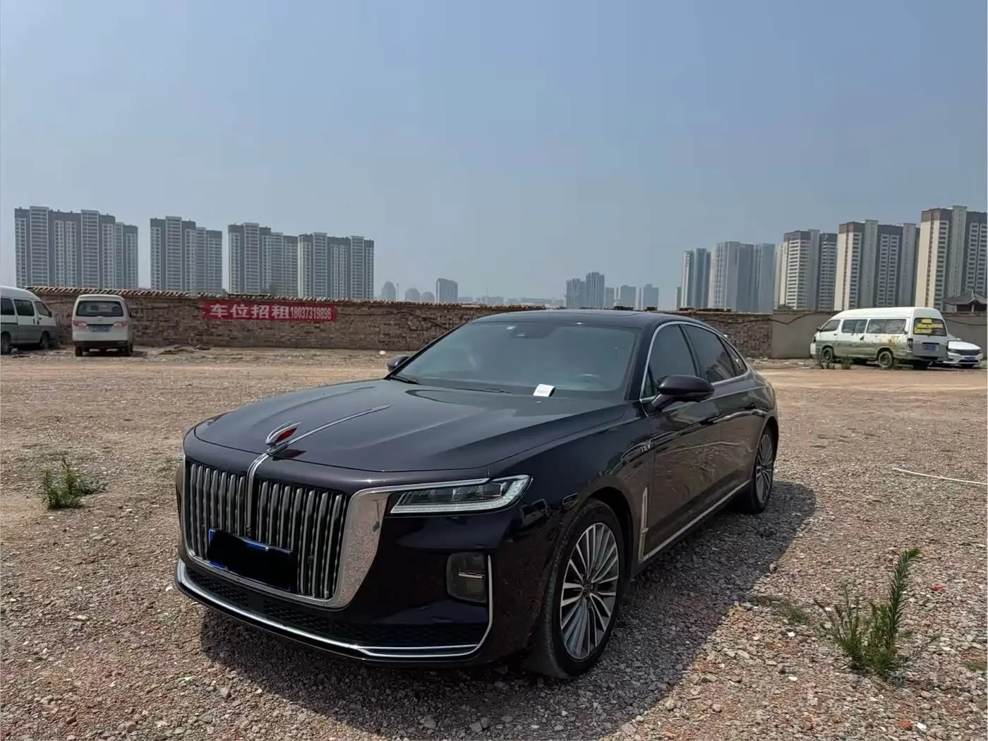 Hongqi H9 2022 — Фото 1/9