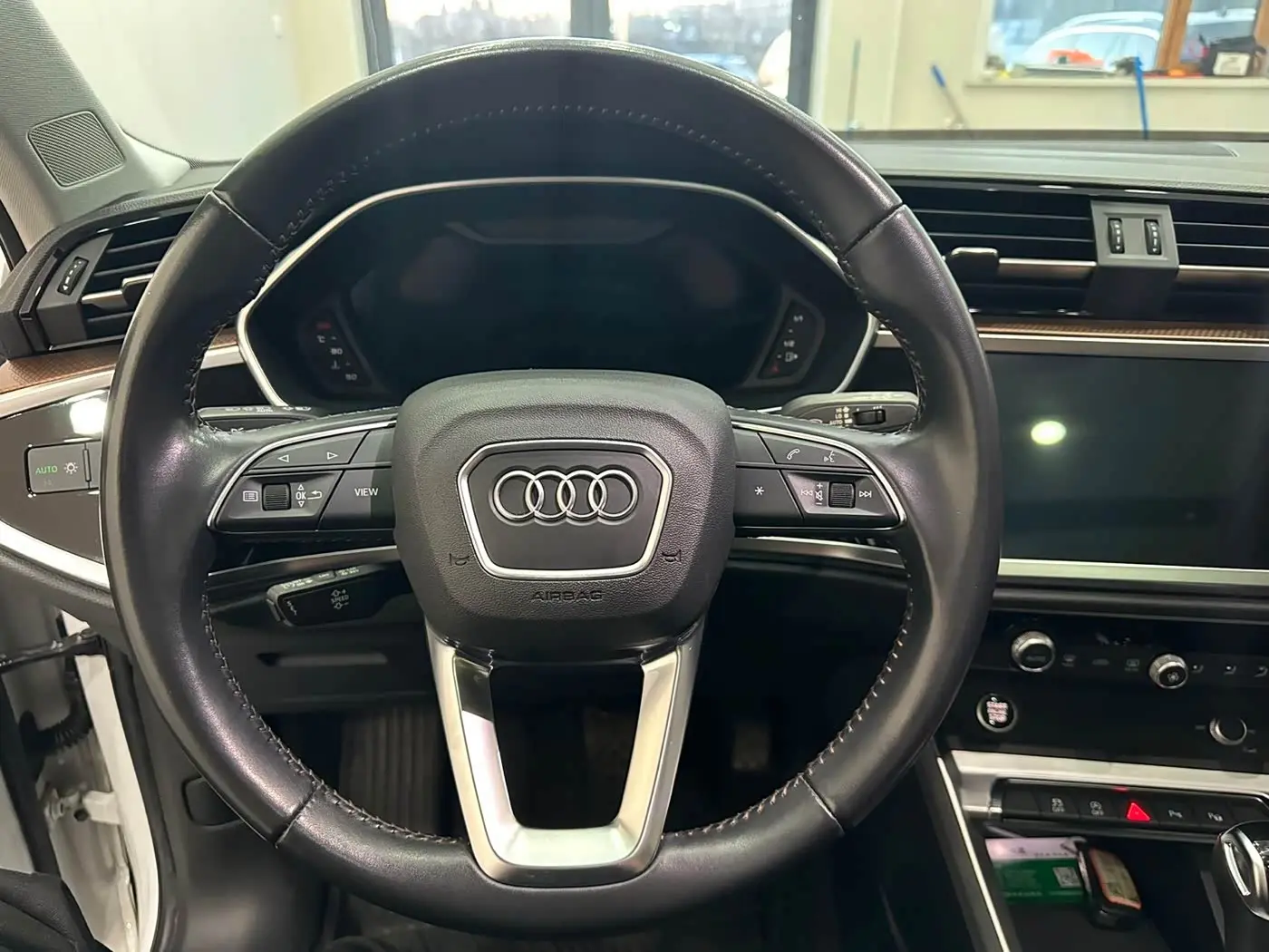 Audi Q3 2022 — ფოტო 7/9