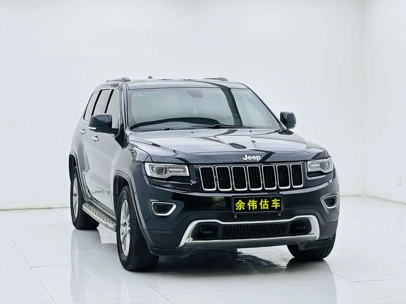 Jeep Grand Cherokee 2016 — Фото 3/17