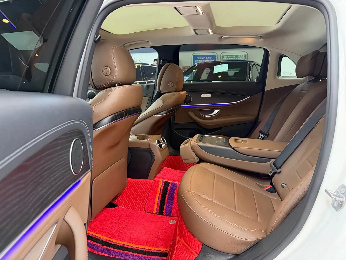 Mercedes-Benz E-Class 2020 — Фото 13/20