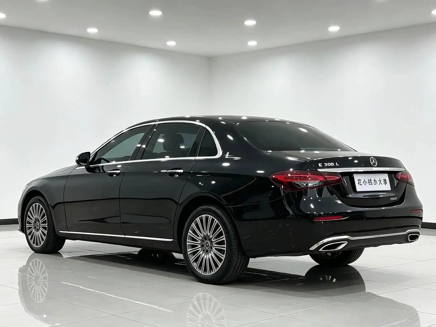 Mercedes-Benz E-Class 2023 — Фото 5/8