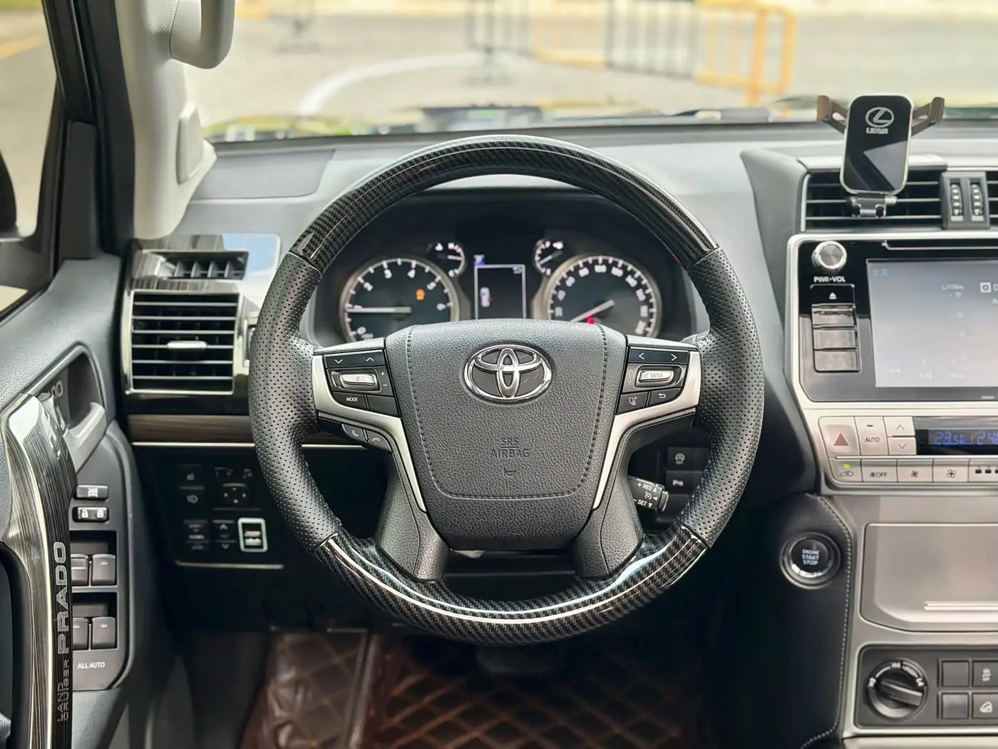 Toyota Prado 2019 — Фото 17/20