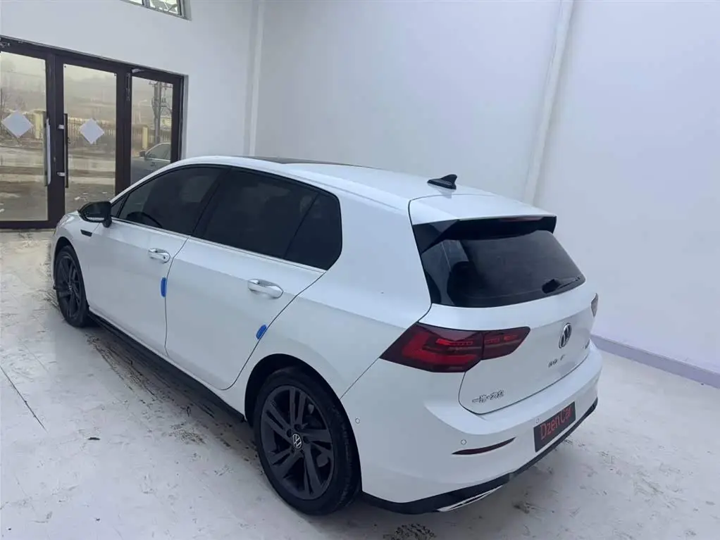 Volkswagen Golf 2022 — Photo 18/19