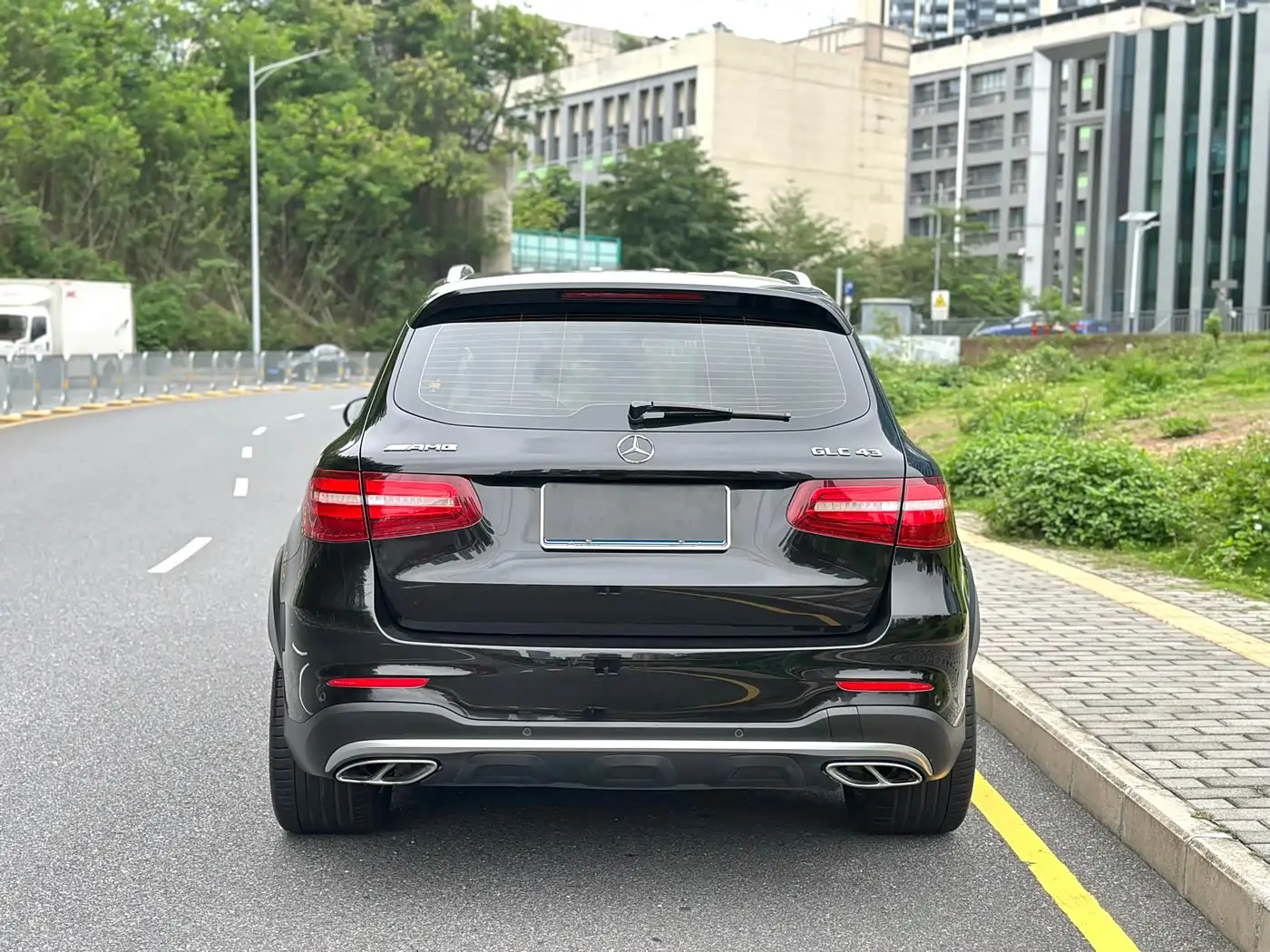 Mercedes-Benz GLC AMG 2018 — Фото 8/19