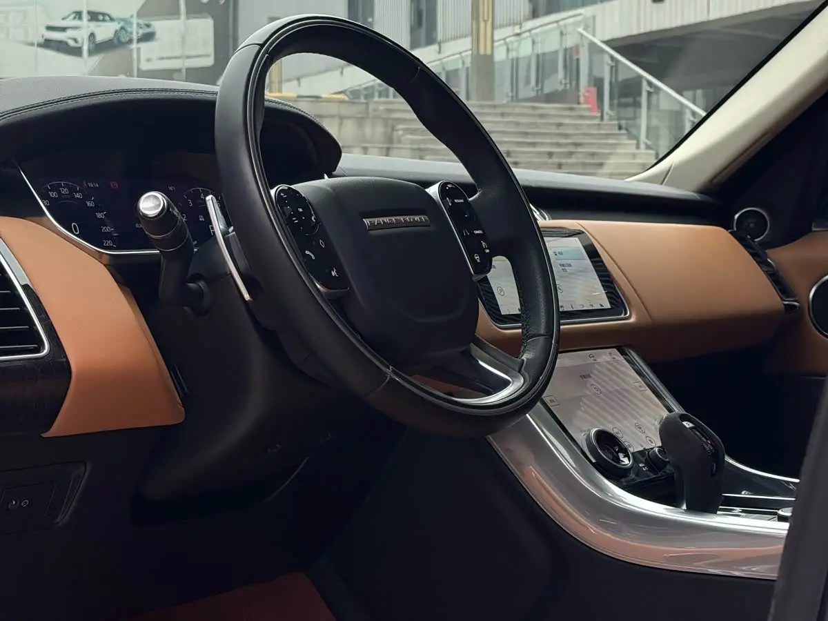 Land Rover Range Rover Sport 2022 — Фото 2/9