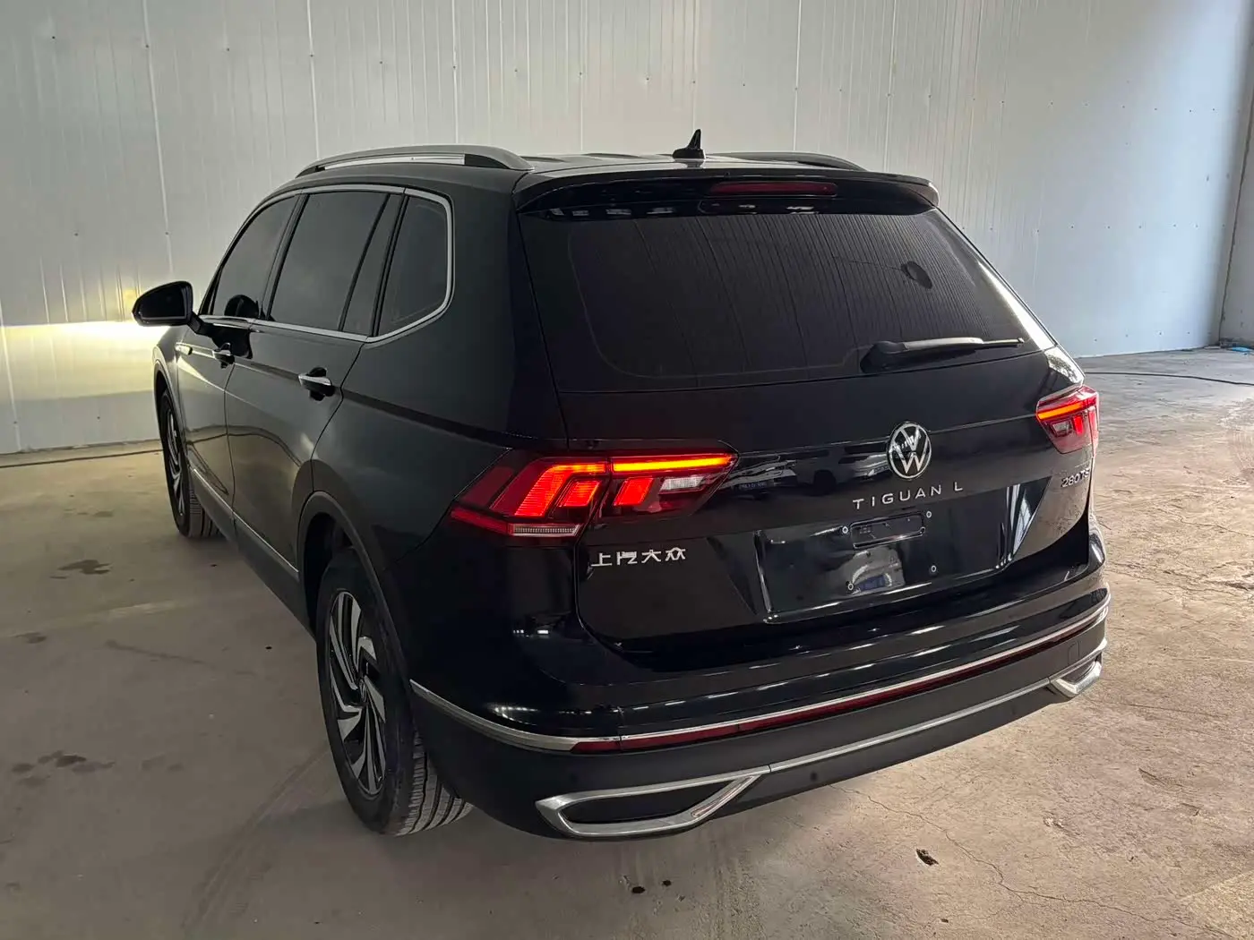 Volkswagen Tiguan L 2022 — Photo 5/20