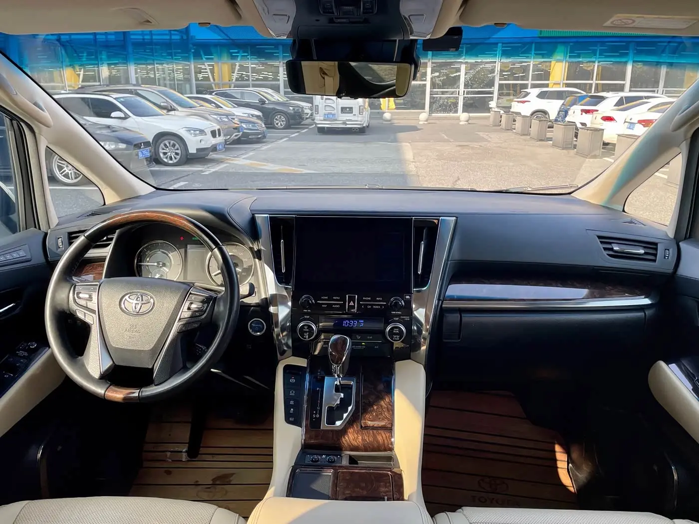 Toyota Alphard 2020 — Photo 3/9