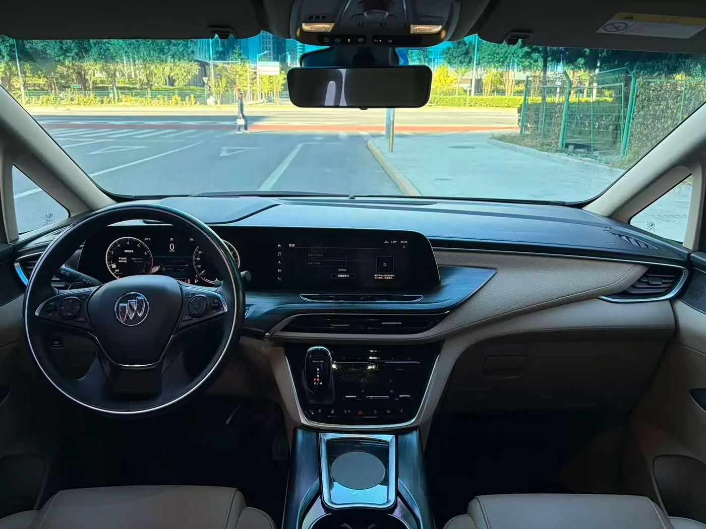 Buick GL8 2021 — Photo 6/20