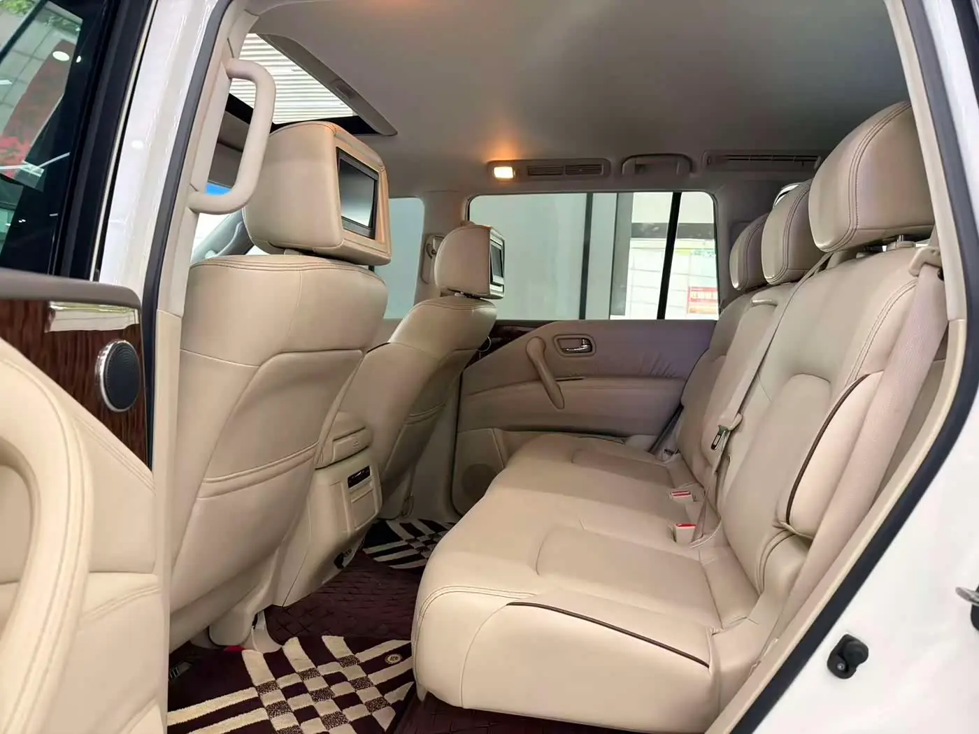 Nissan Patrol 2018 — Фото 9/10
