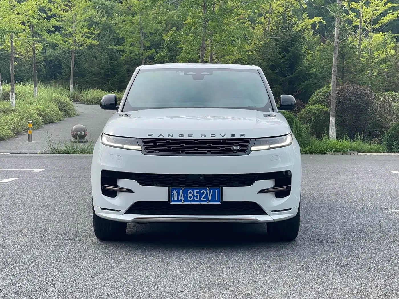 Land Rover Range Rover Sport 2023 — Фото 2/9