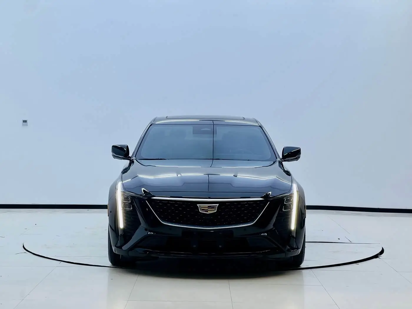 Cadillac CT5 2025 — Photo 2/20