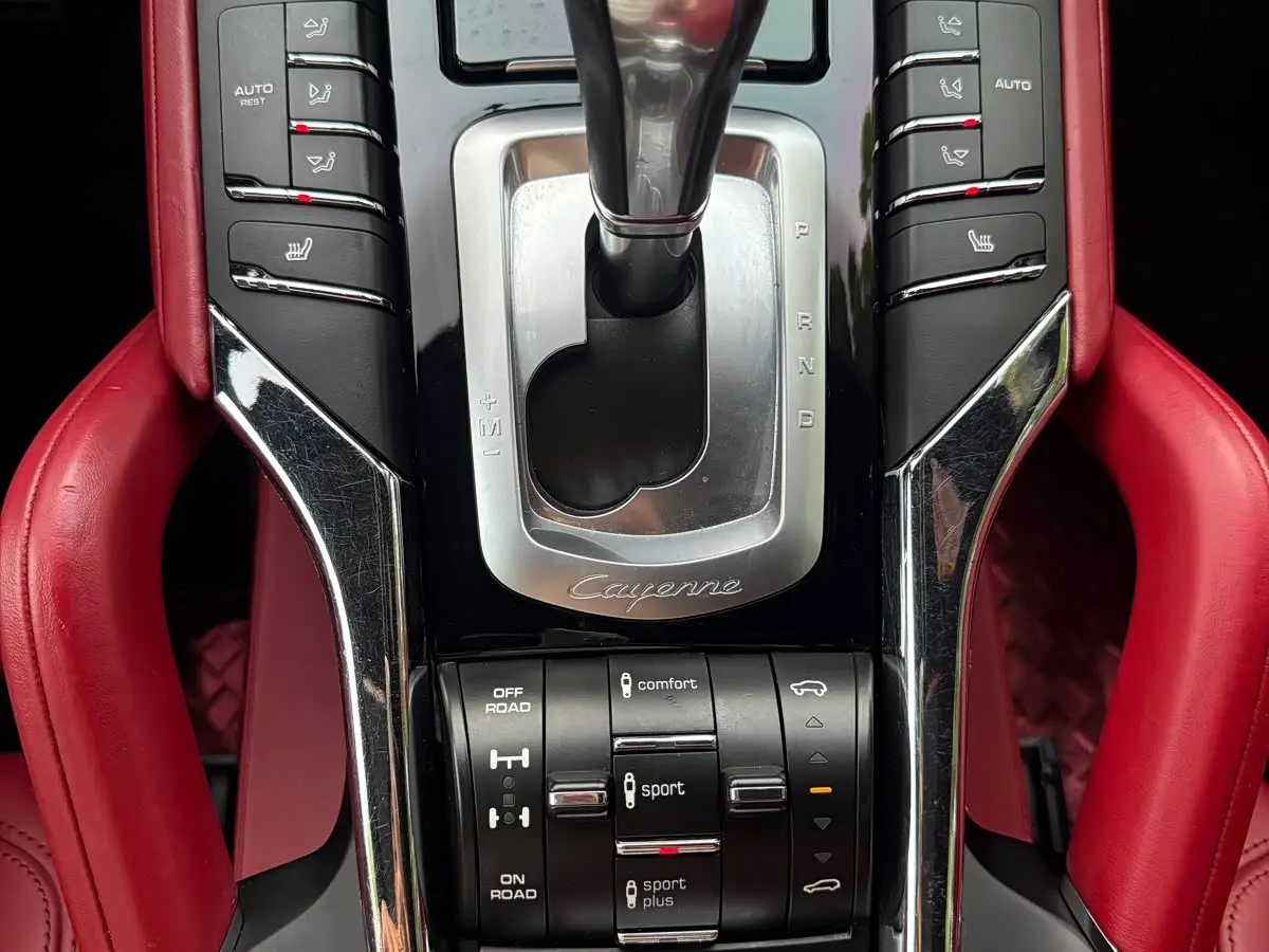 Porsche Cayenne 2016 — Photo 10/20