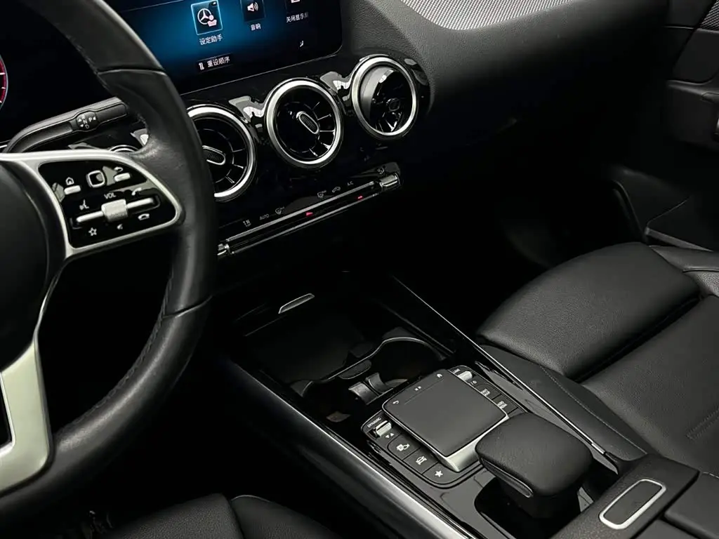 Mercedes-Benz GLA 2021 — Şəkil 20/20