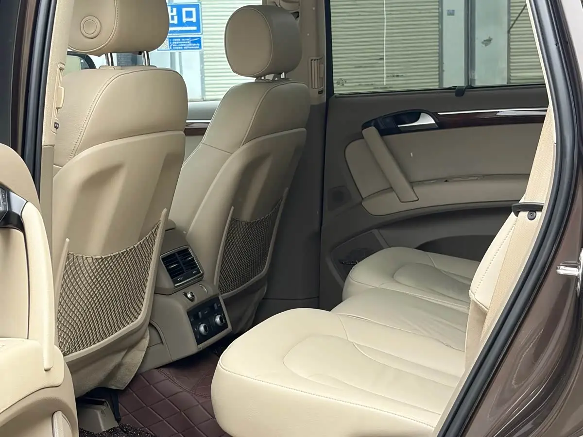 Audi Q7 2014 — Photo 6/12