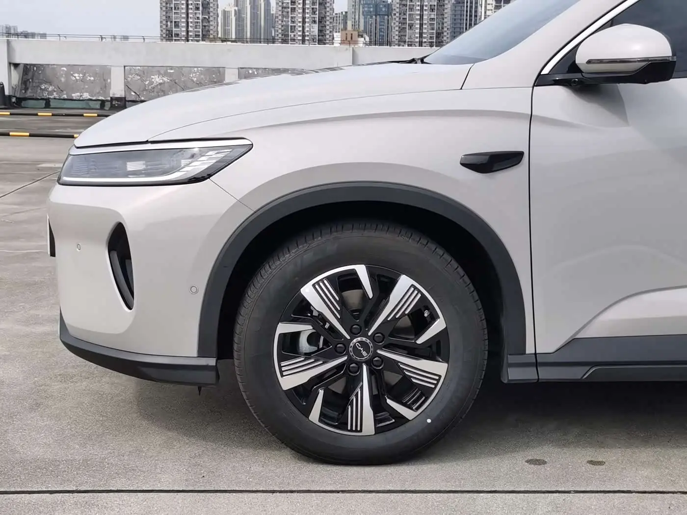 BYD Seal 05 DM-i 2025 — Photo 3/16