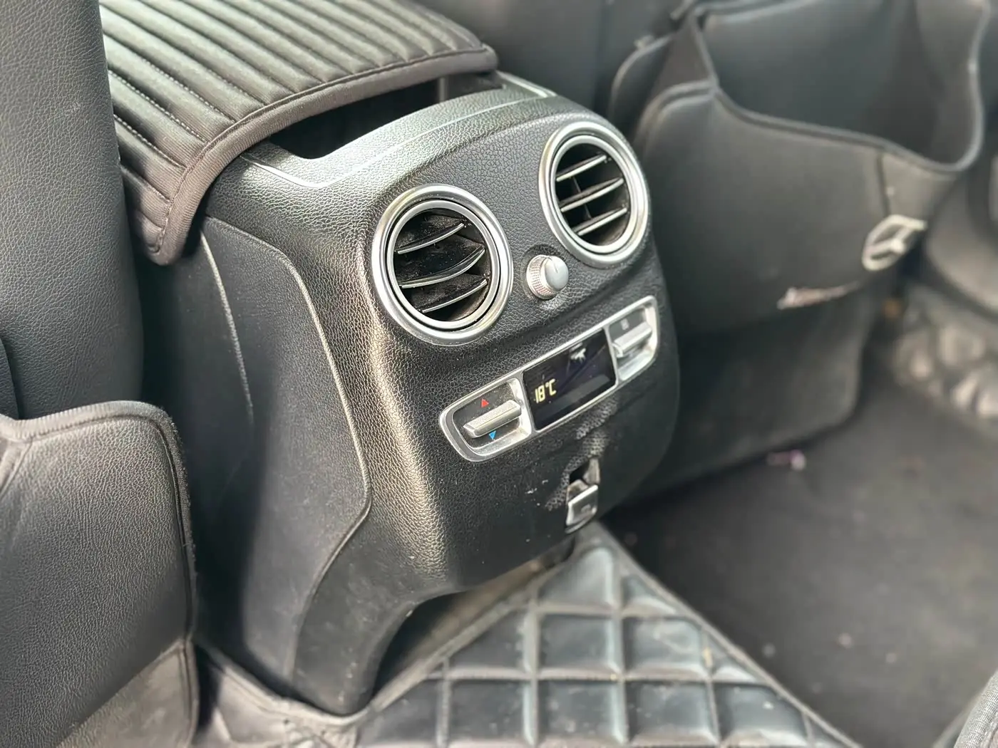 Mercedes-Benz GLC 2022 — Photo 10/20