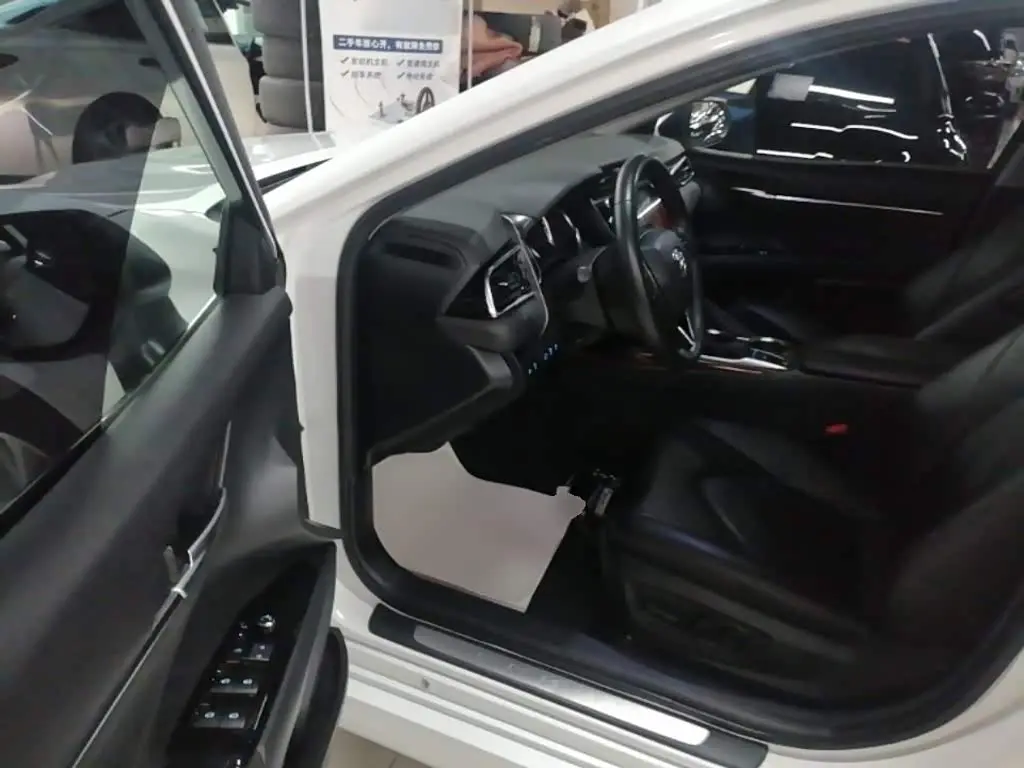 Toyota Camry 2021 — Şəkil 16/20