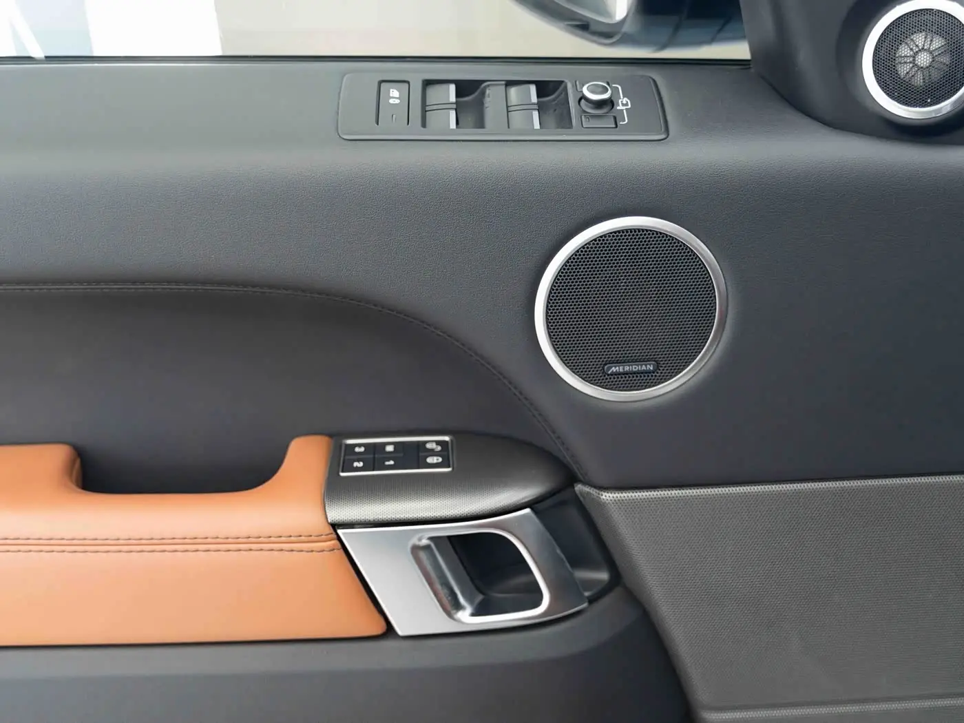 Land Rover Range Rover Sport 2017 — Photo 16/16