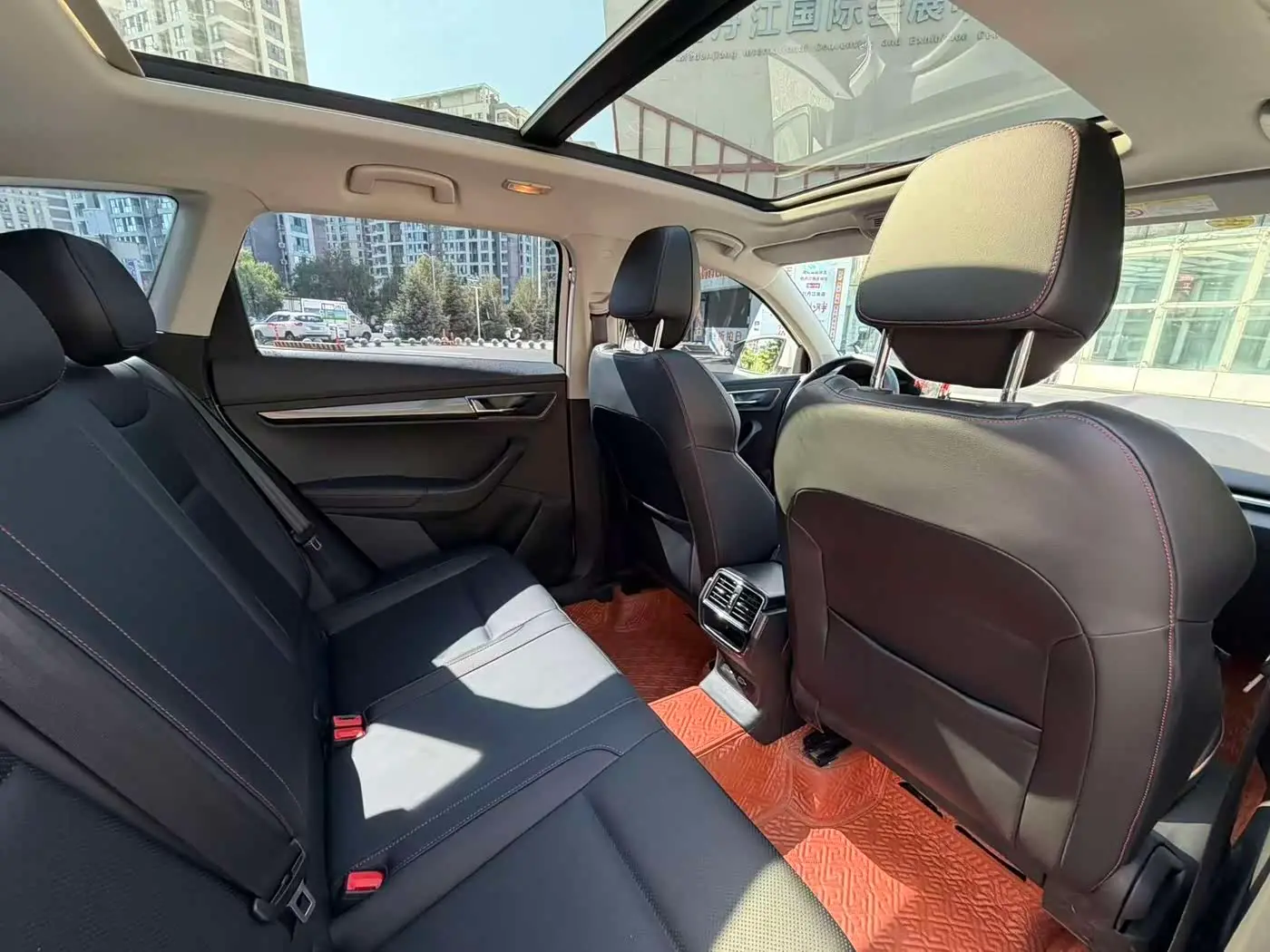 Škoda Karoq 2022 — Photo 18/20