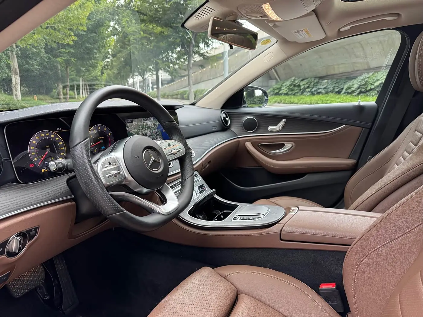 Mercedes-Benz E-Class 2020 — Фото 6/11