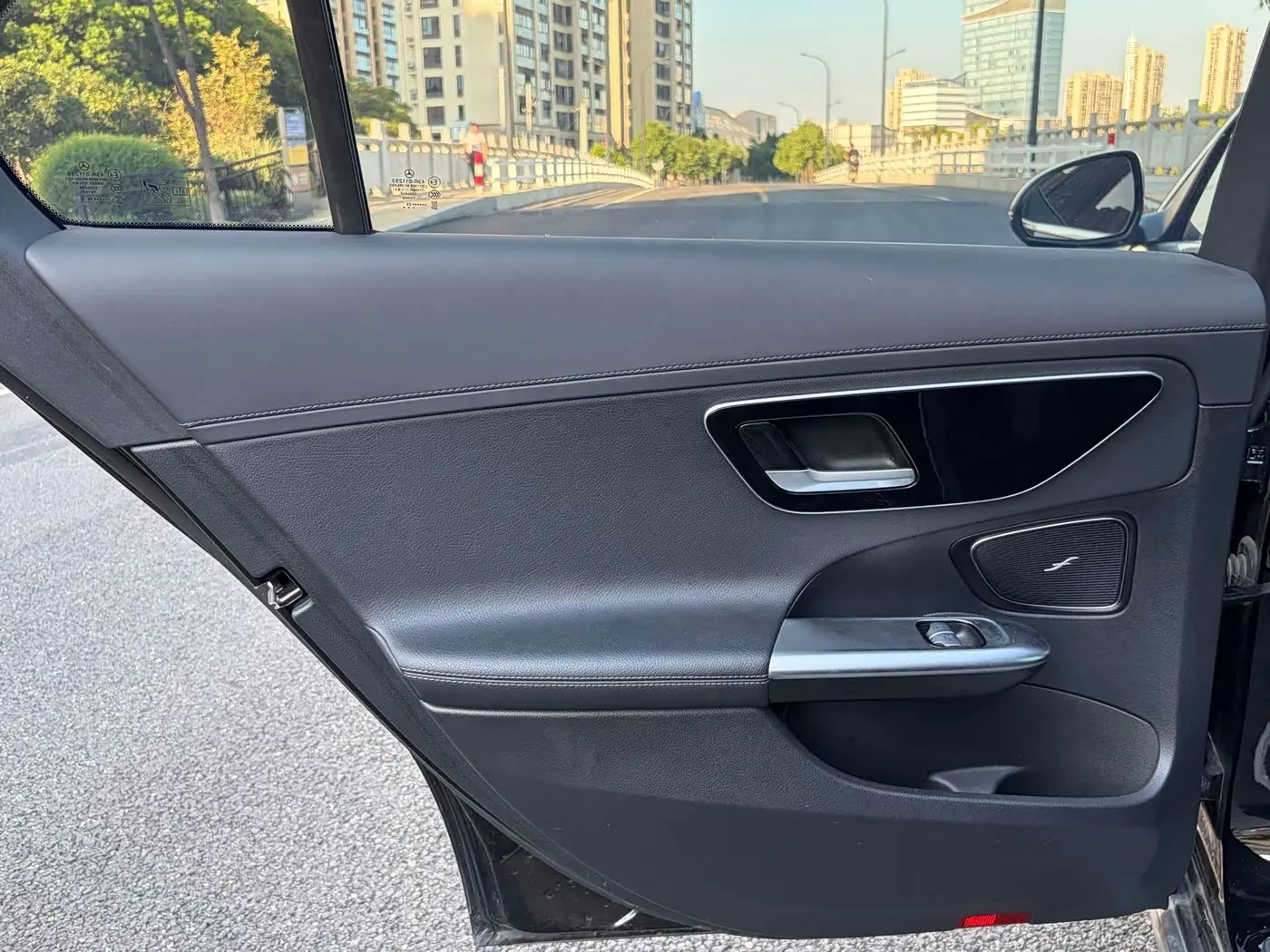 Mercedes-Benz C-Class 2024 — Photo 11/16