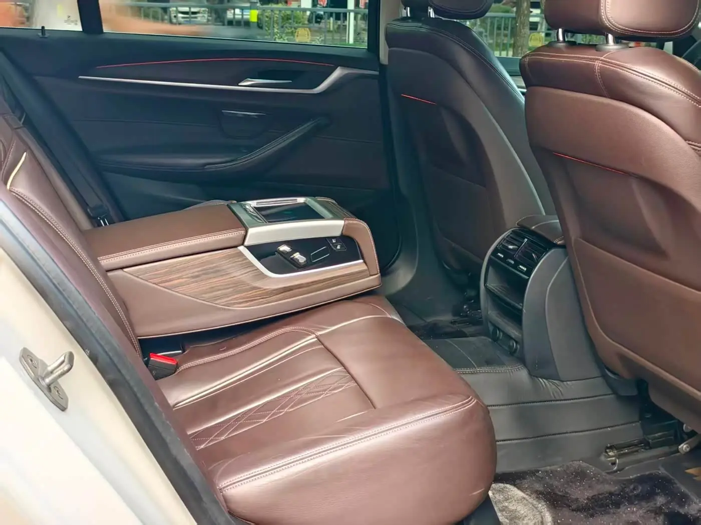 BMW 5 Series 2018 — Photo 4/9