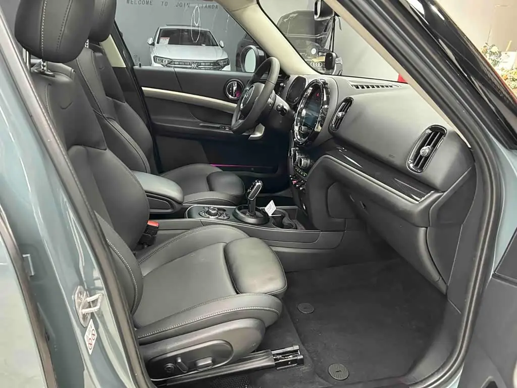 MINI COUNTRYMAN 2024 — Photo 18/20
