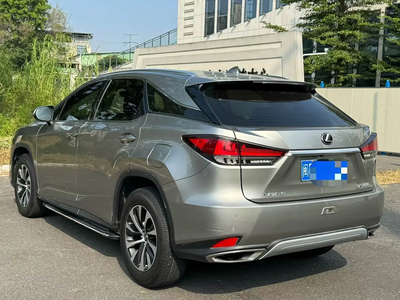 Lexus RX 2022 — Photo 7/9