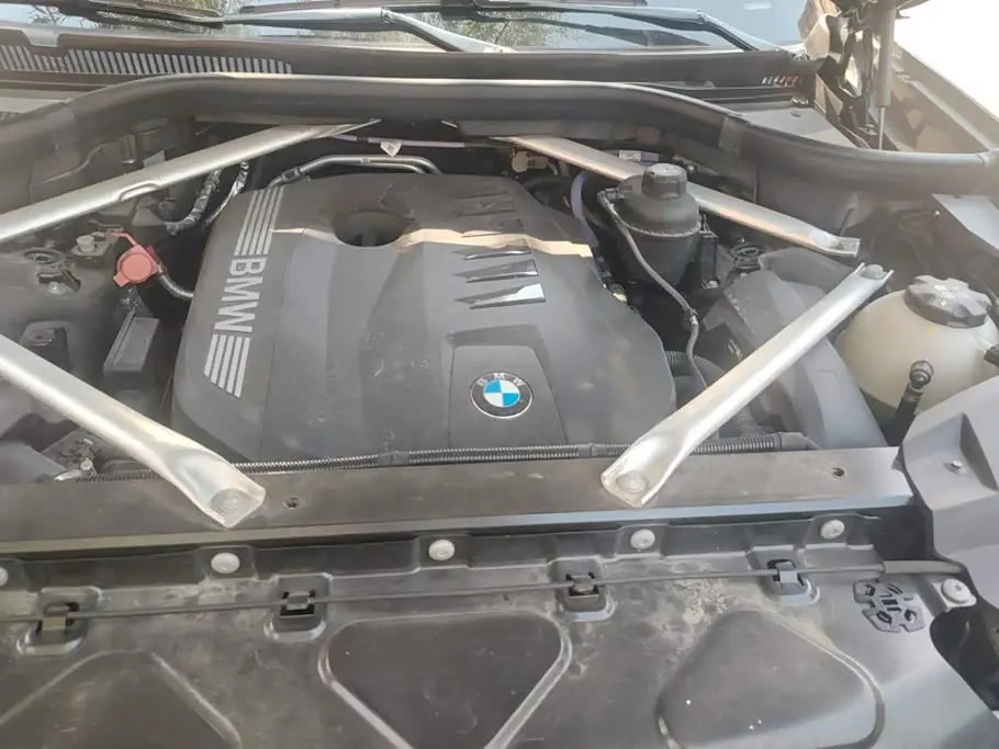 BMW X7 2024 — Şəkil 10/16
