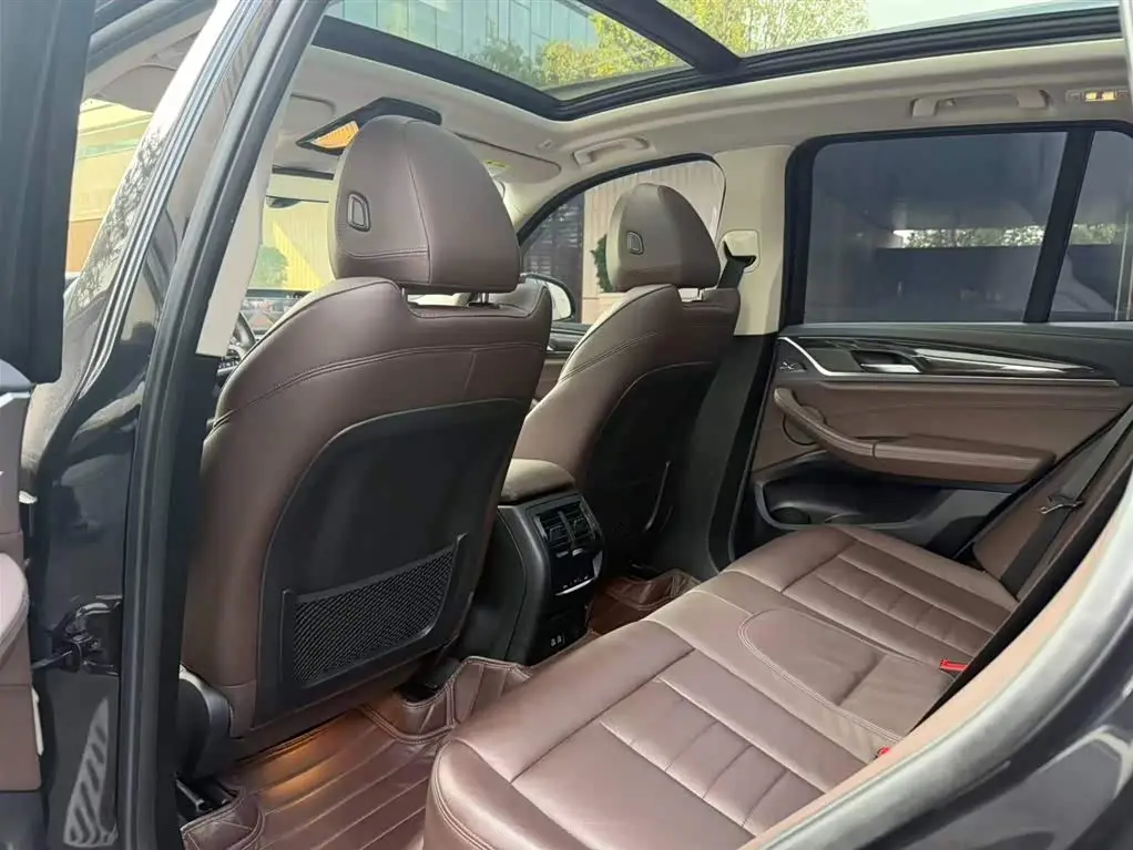 BMW X3 2021 — Photo 9/18