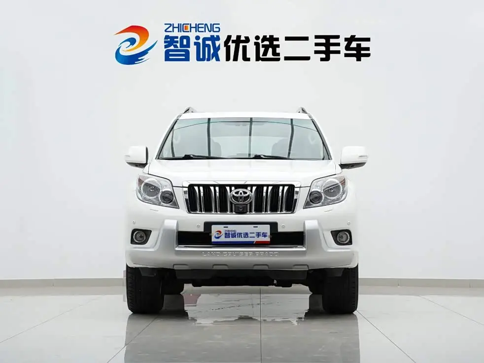 Toyota Prado 2011 — Photo 2/20
