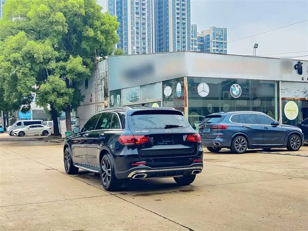 Mercedes-Benz GLC 2020 — Photo 11/20