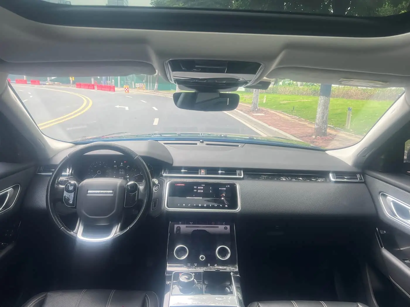 Land Rover Range Rover Velar 2018 — Фото 14/17