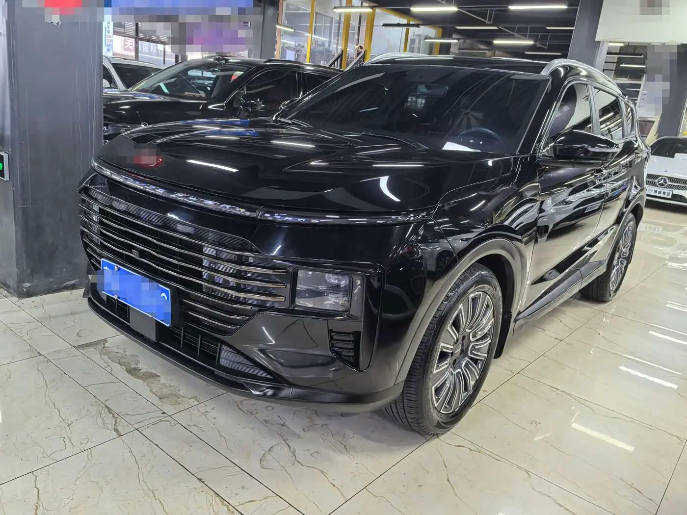 Jetour X70 PLUS 2024 — Photo 1/12