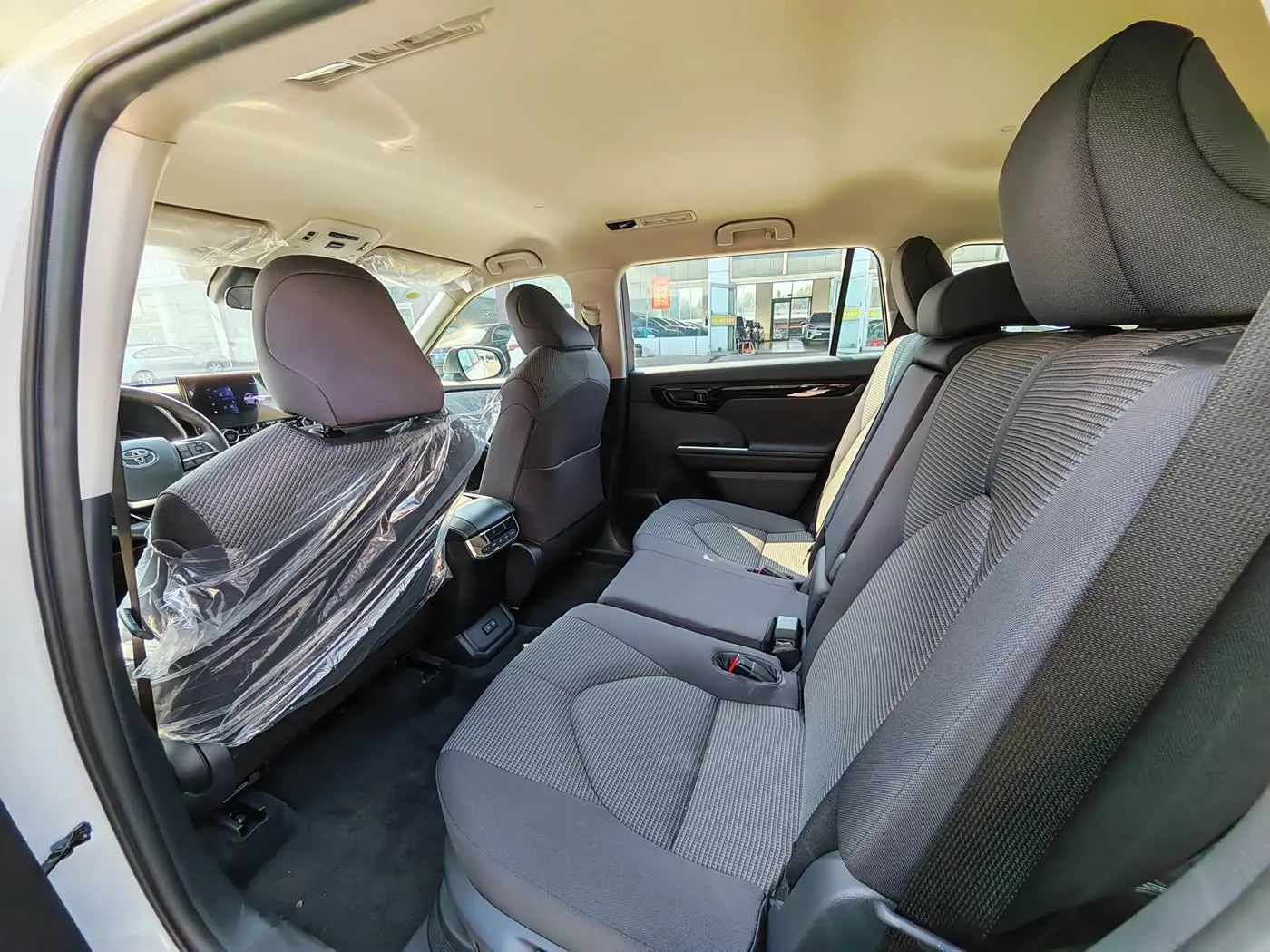 Toyota Highlander 2026 — Photo 9/12