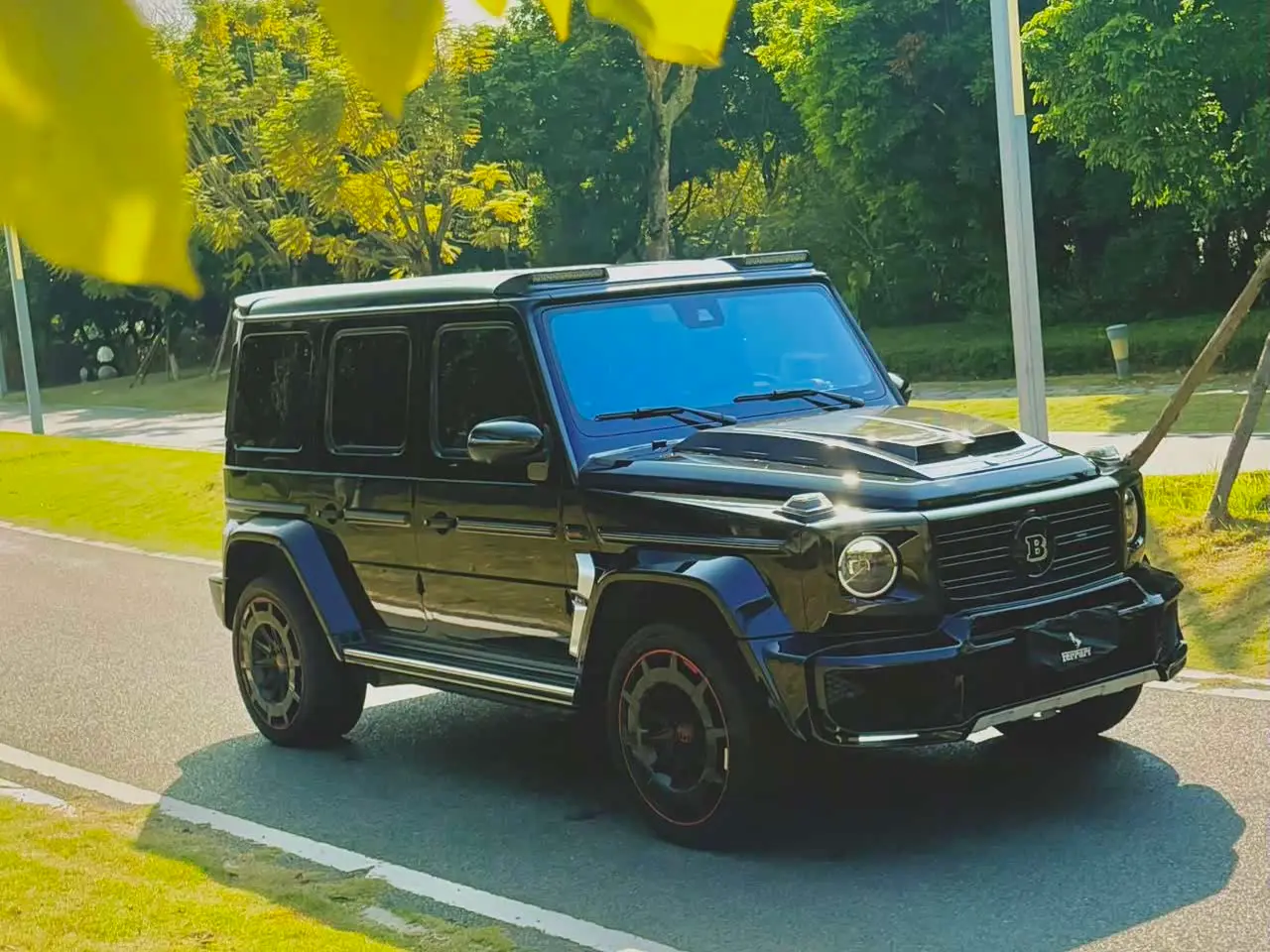 Mercedes-Benz G-Class 2019 — Фото 3/13