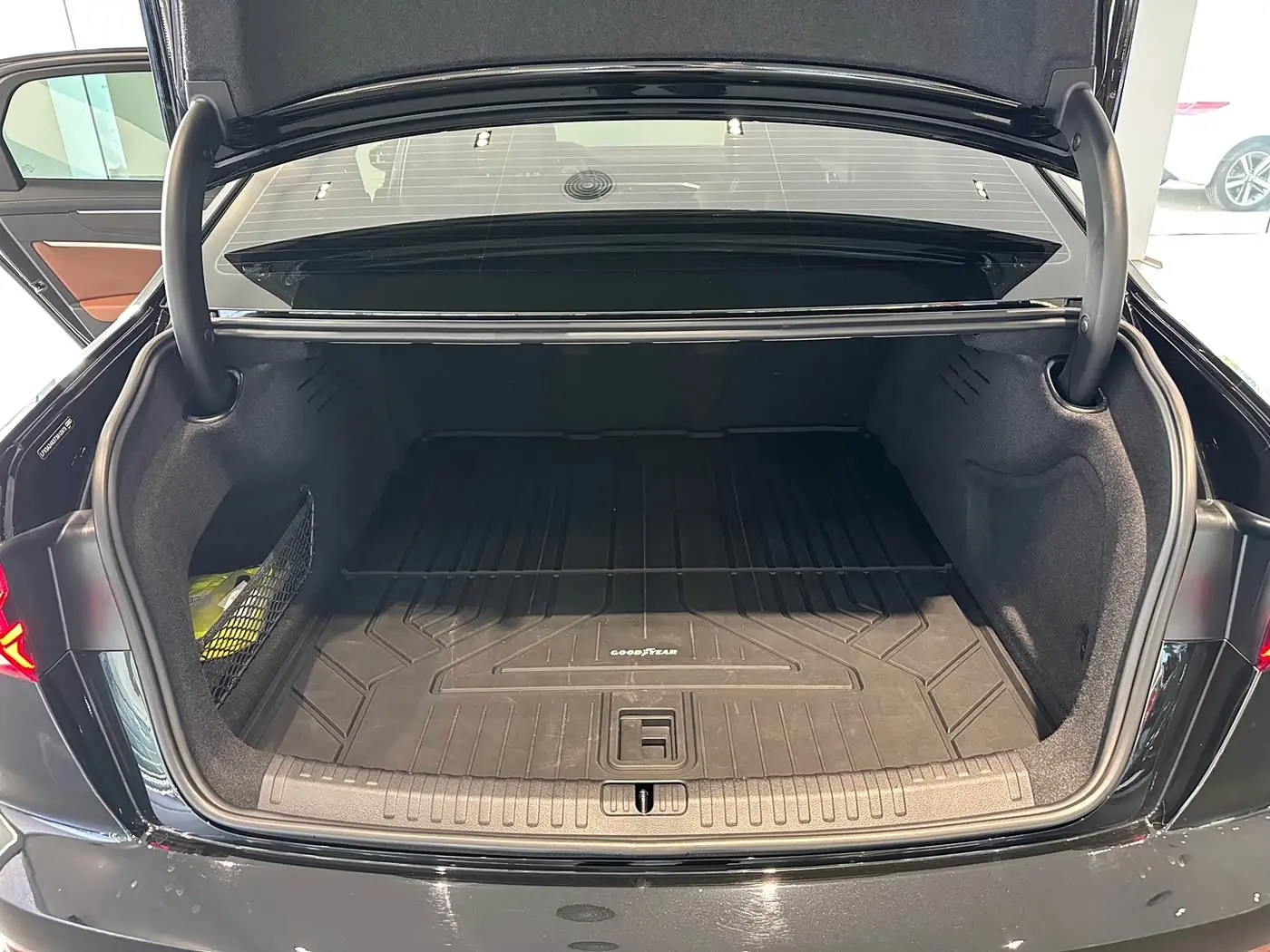 Audi A6L 2026 — ფოტო 14/19