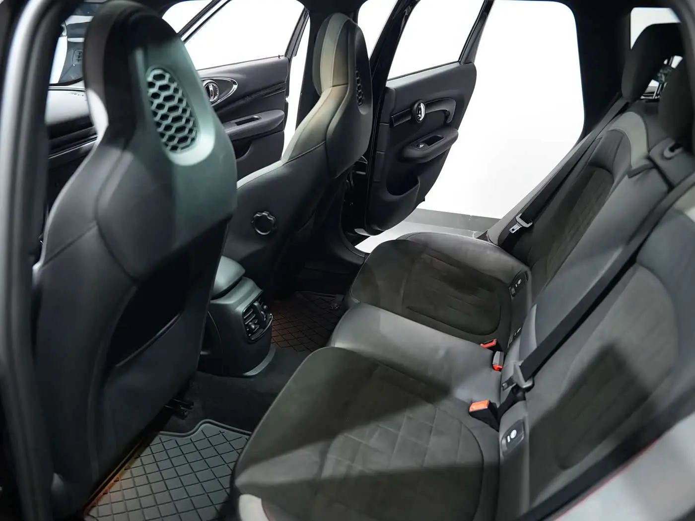 MINI JCW CLUBMAN 2020 — Фото 17/19